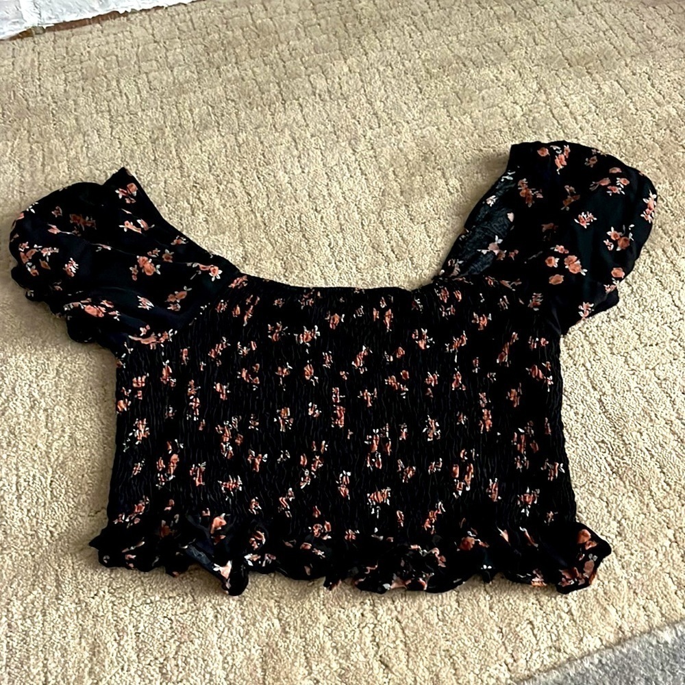 Sky and Sparrow floral ruffle top crop top size medium